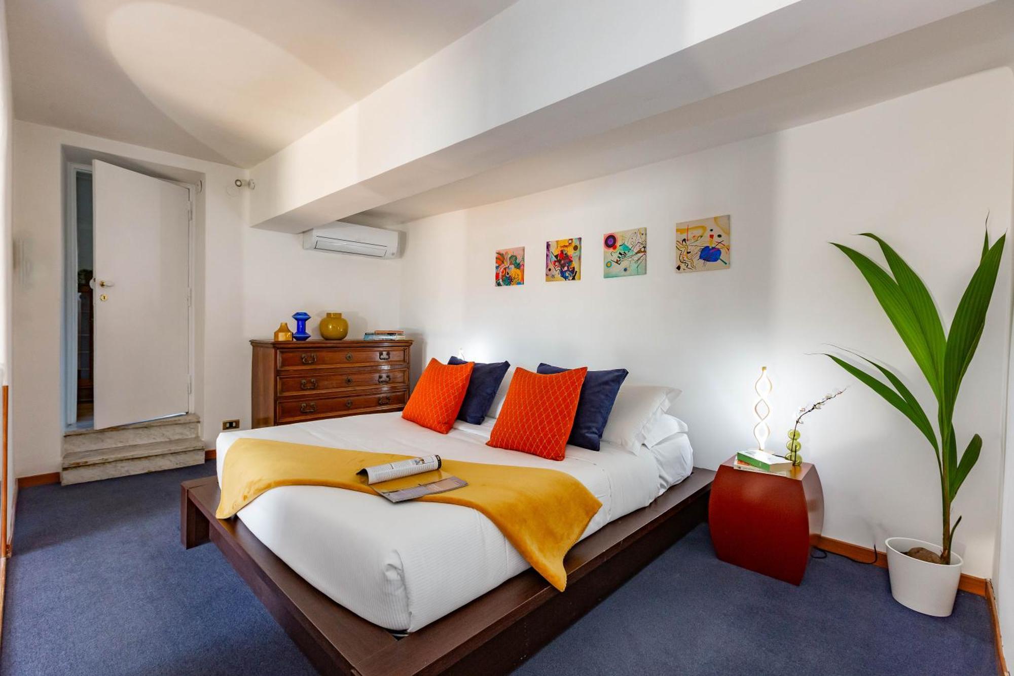 Spanish Steps Luxury Apartment